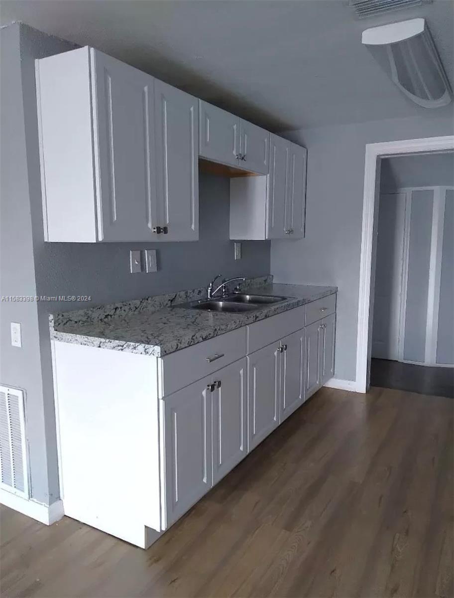 200 S New York Ave 1a Property Photo 4