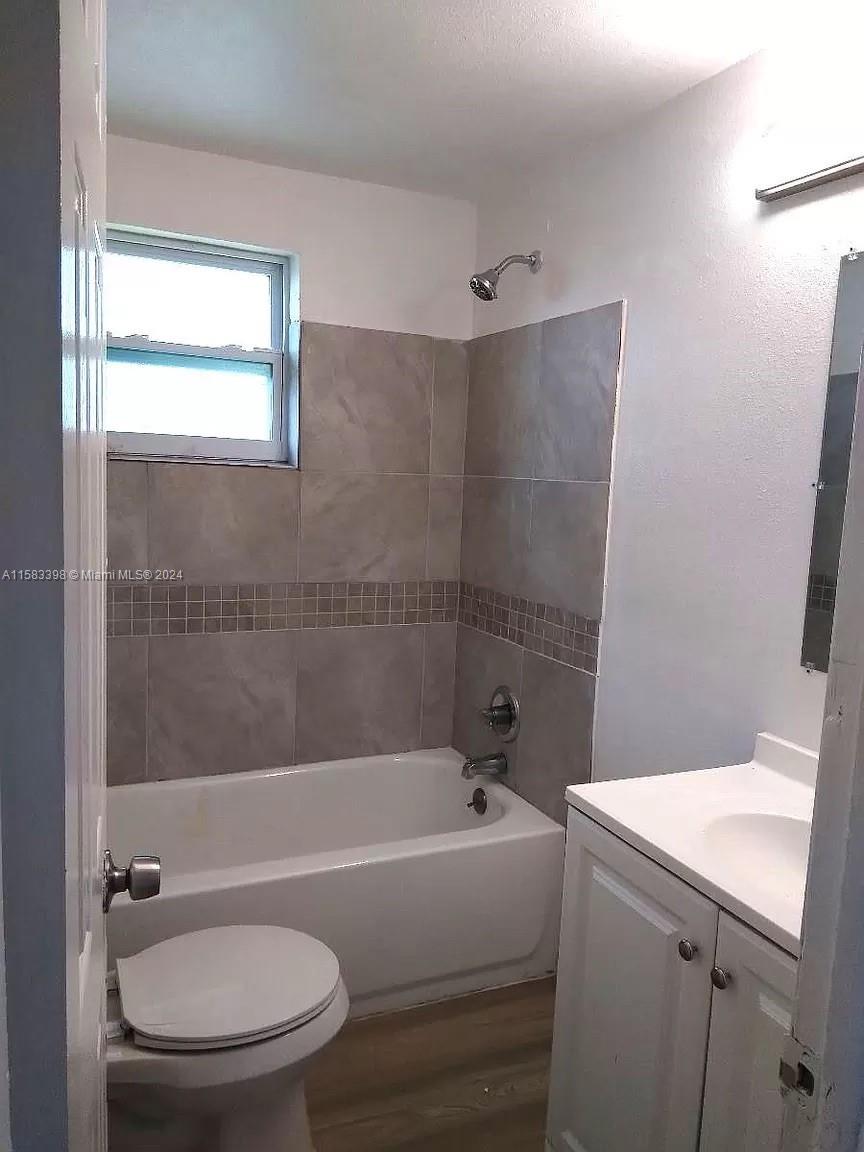 200 S New York Ave 1a Property Photo 6