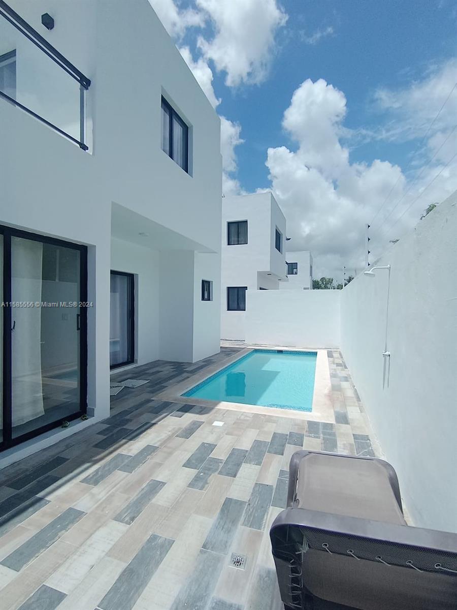 3 Sky Line Property Photo 1