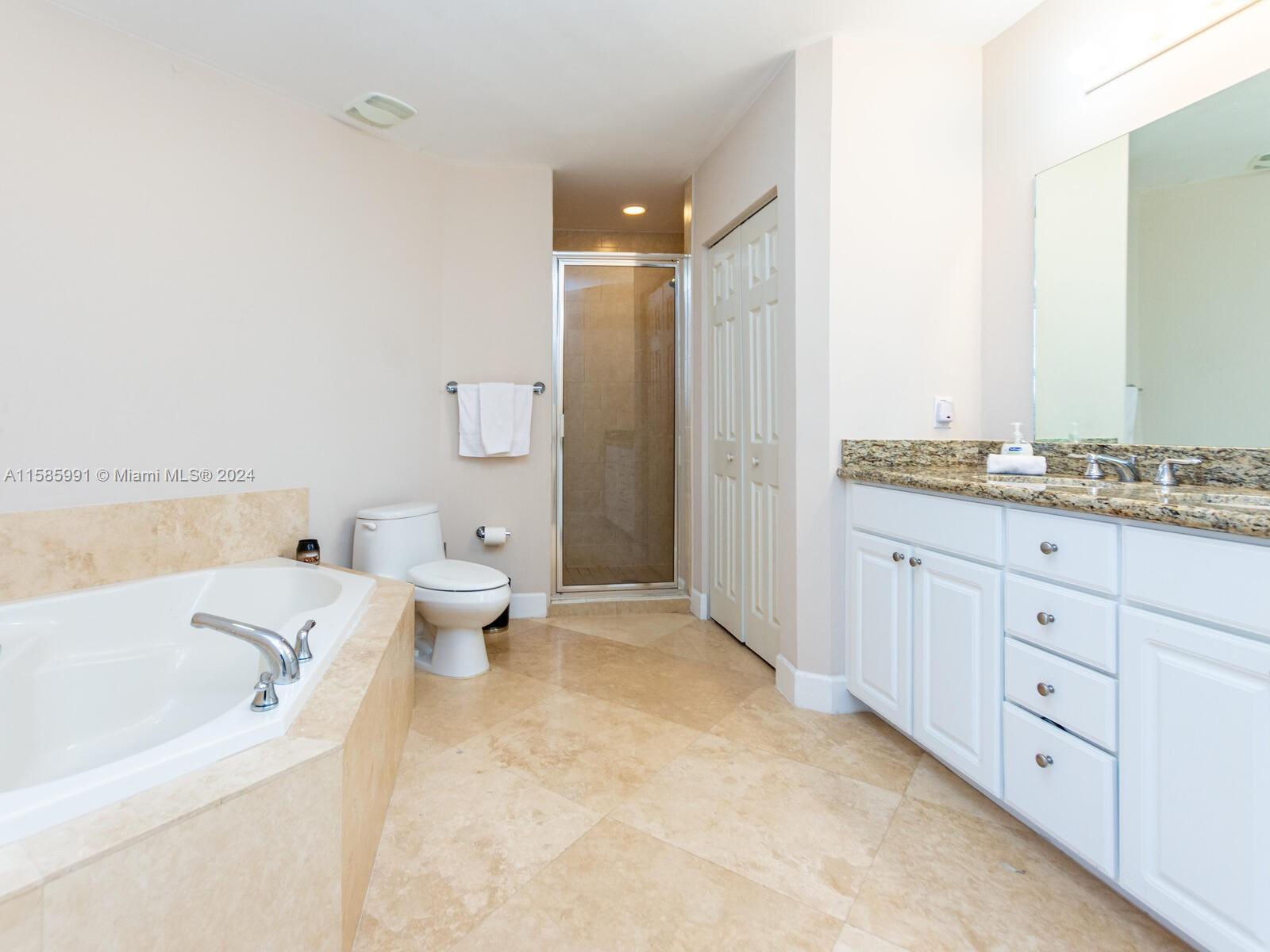 3001 Ne 185th St 517 Property Photo 38