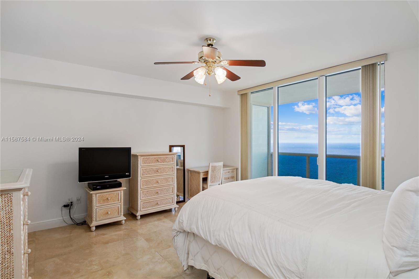 1830 S Ocean Dr 4204 Property Photo 15