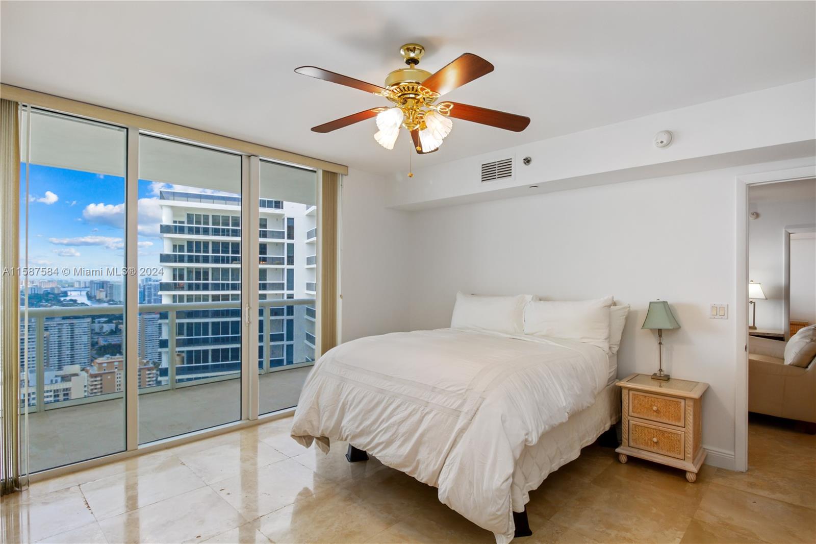 1830 S Ocean Dr 4204 Property Photo 16
