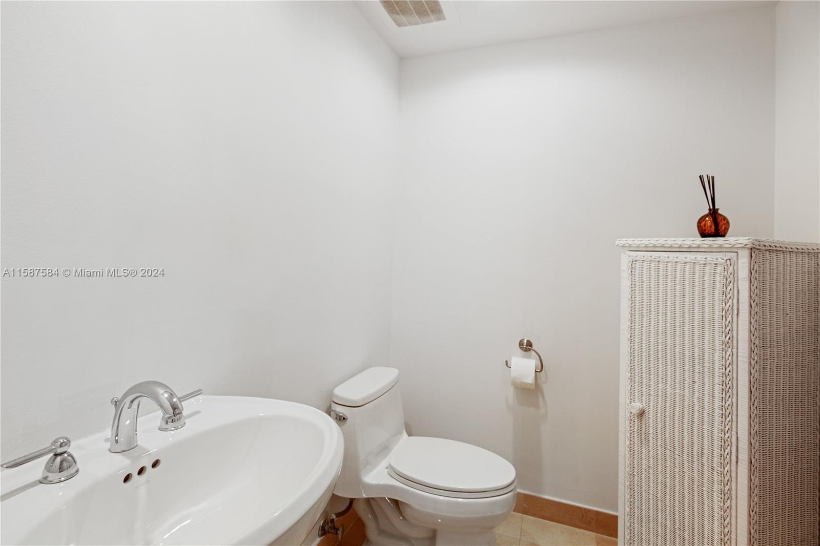 1830 S Ocean Dr 4204 Property Photo 23