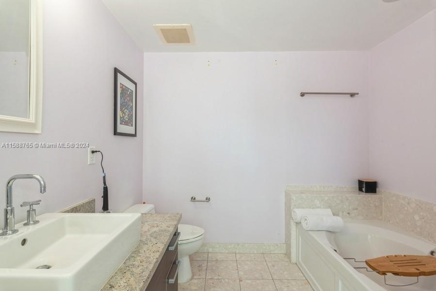 185 Sw 7th St 703 Property Photo 10