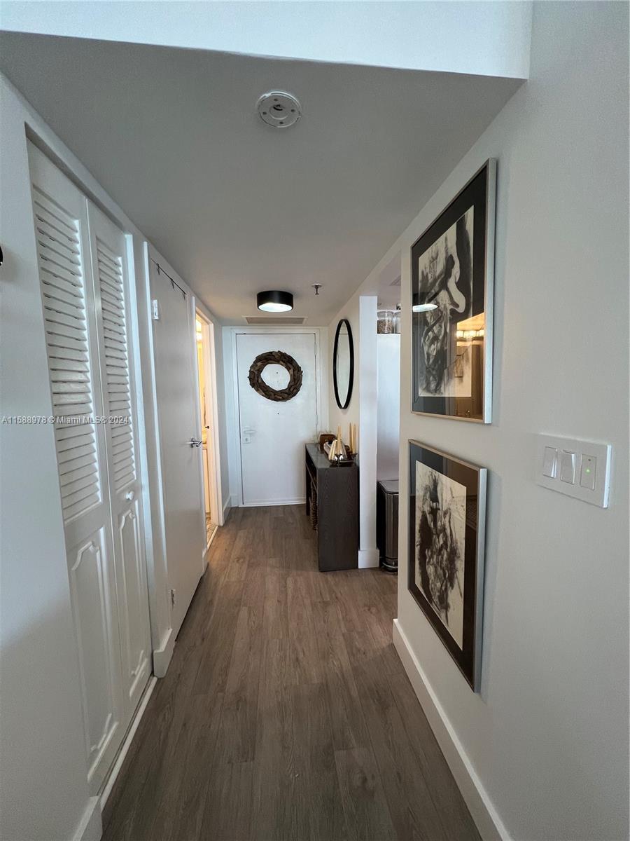 555 Ne 15th St 32i Property Photo 5