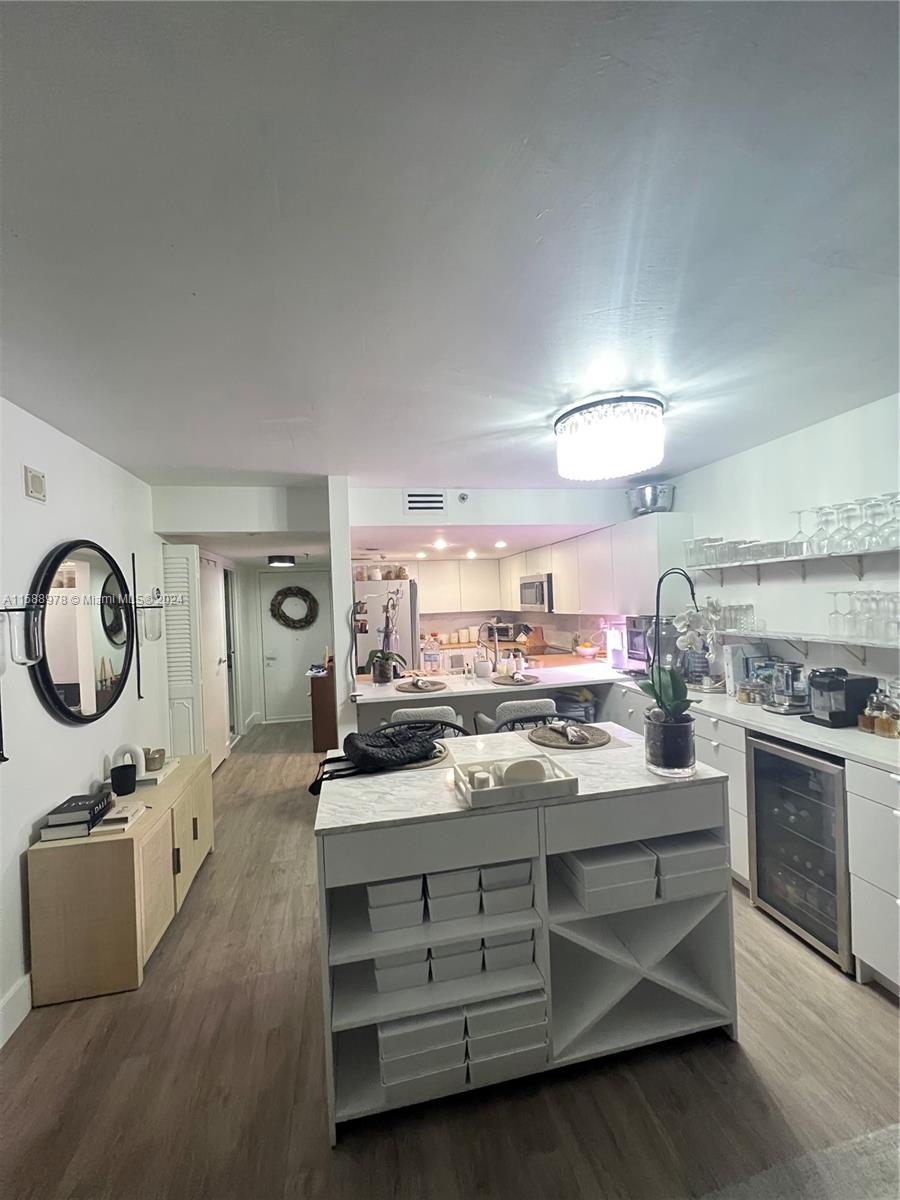 555 Ne 15th St 32i Property Photo 10
