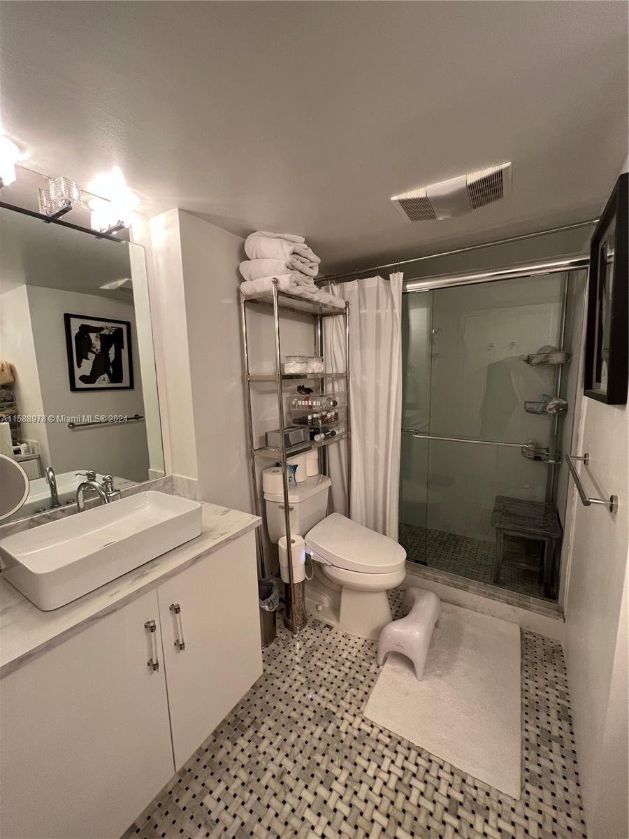 555 Ne 15th St 32i Property Photo 15