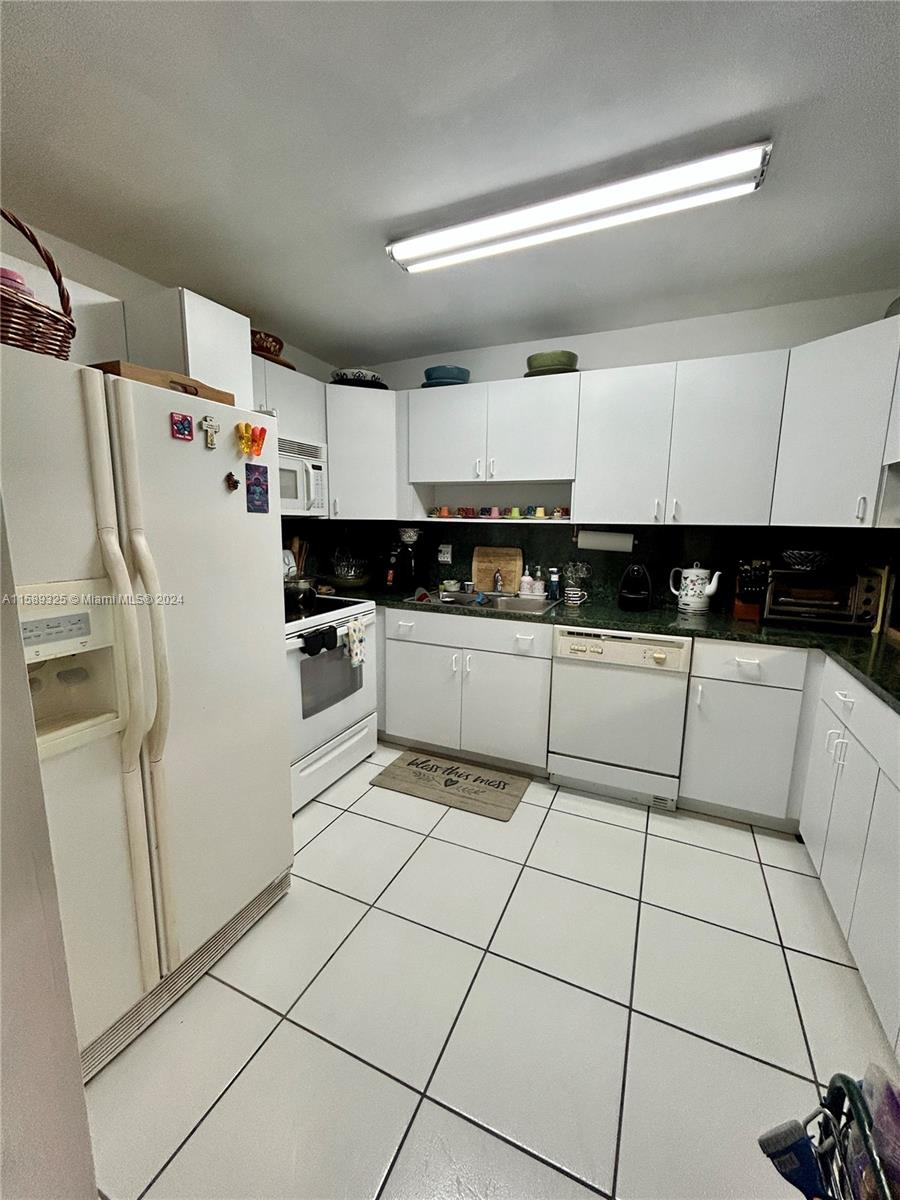 5050 Nw 7th St Ph1 Property Photo 5