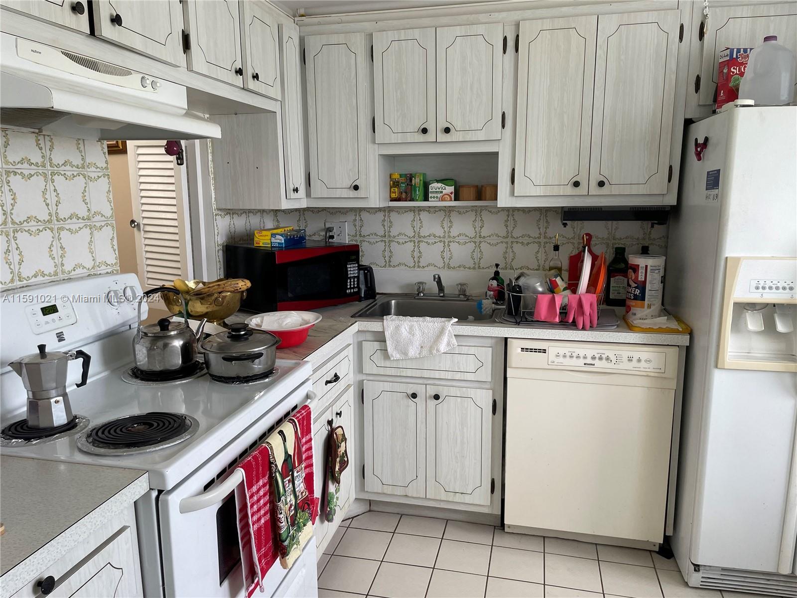2300 Park Ln 105 Property Photo 9