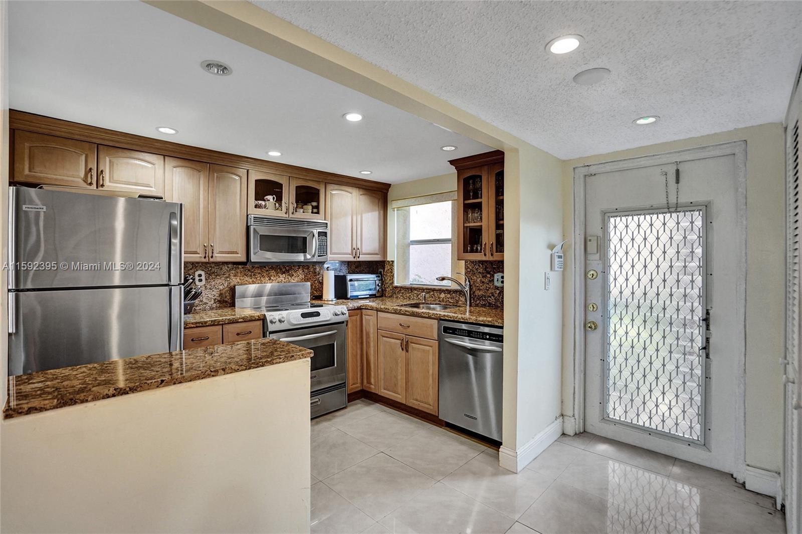 9440 Sunrise Lakes Blvd 111 Property Photo 6