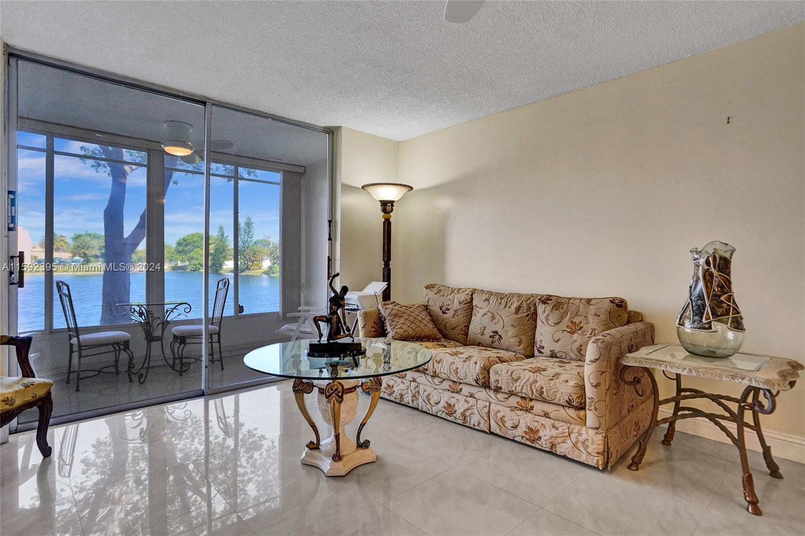9440 Sunrise Lakes Blvd 111 Property Photo 12
