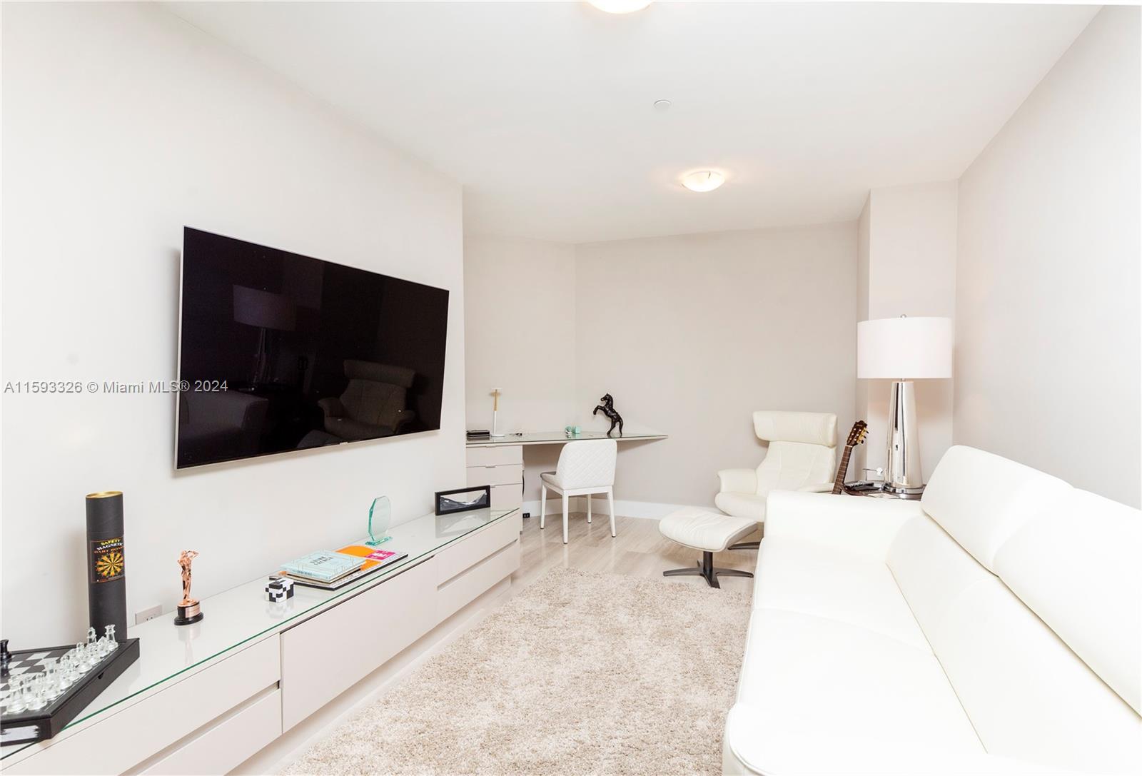 17301 Biscayne Blvd L-ph-10 Property Photo 12