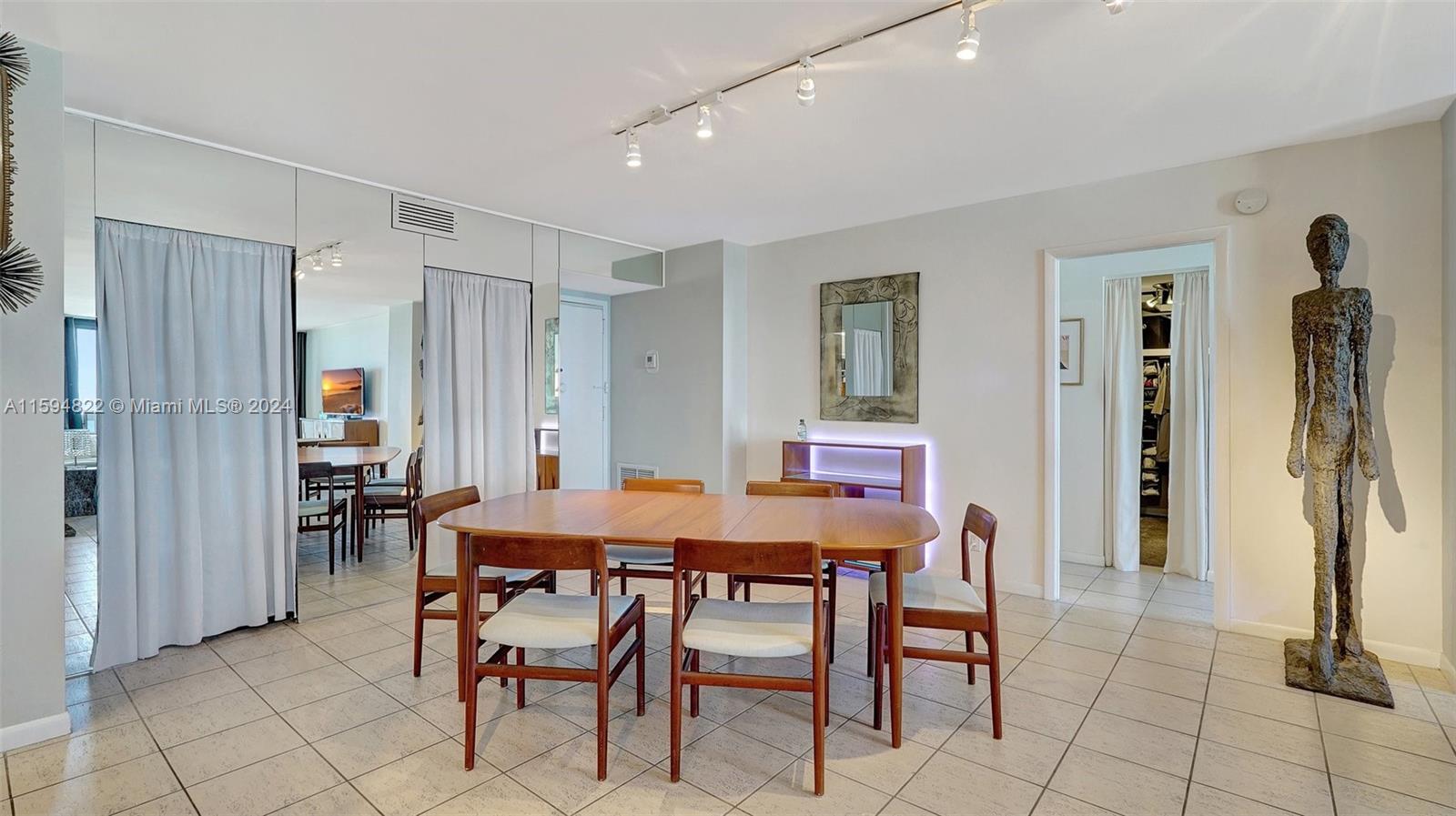 1500 S Ocean Dr 12h Property Photo 8