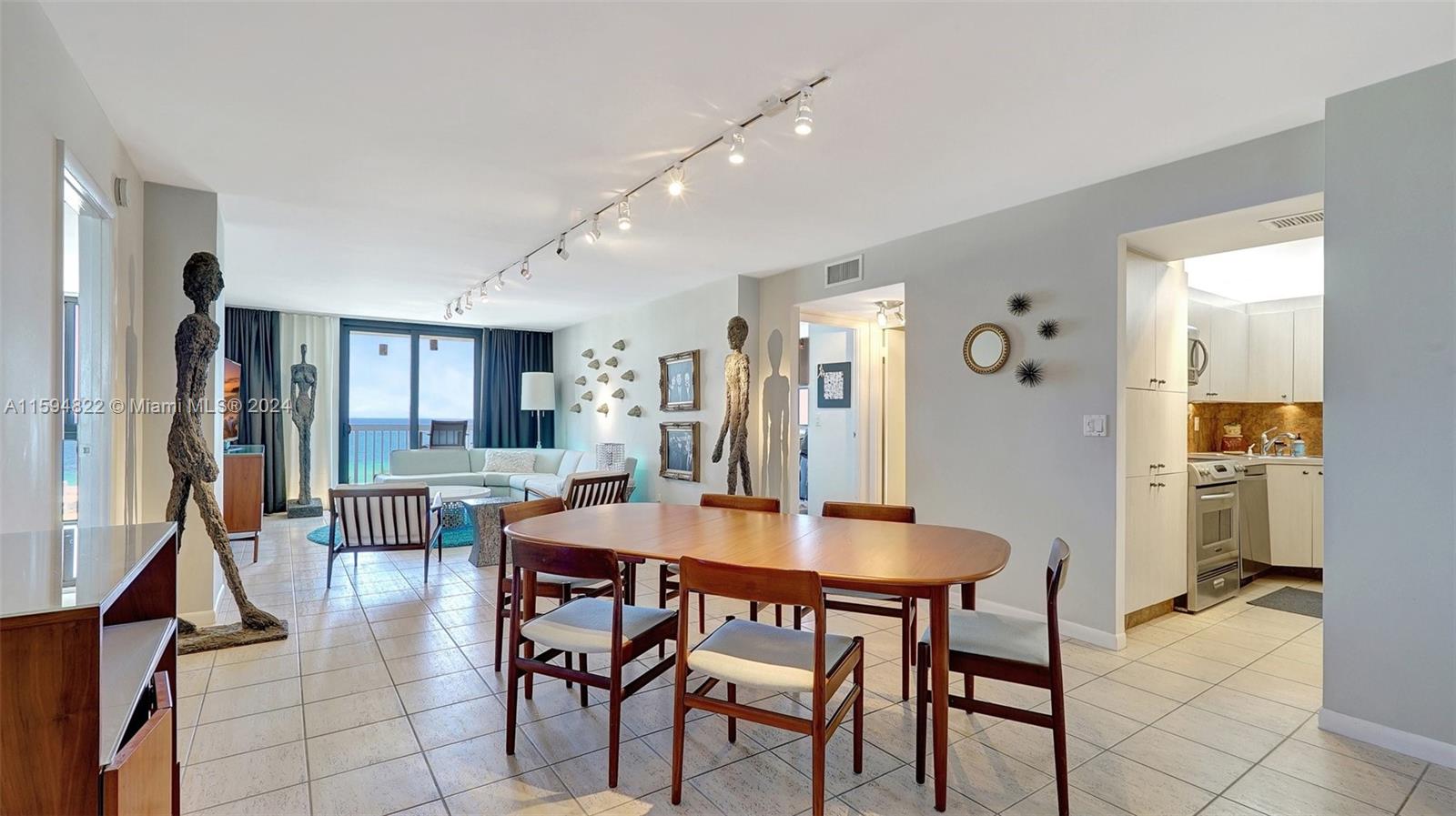 1500 S Ocean Dr 12h Property Photo 9