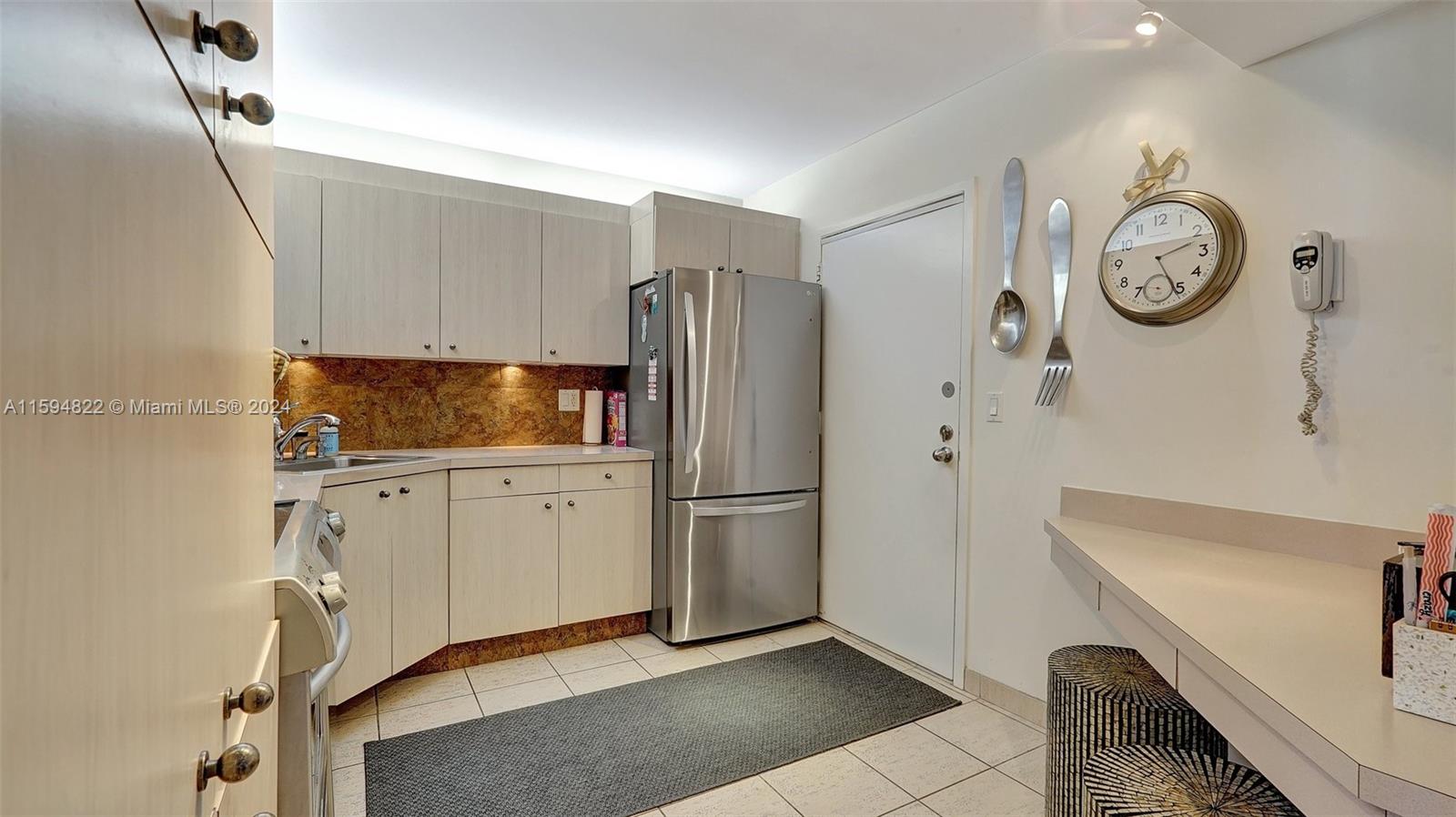 1500 S Ocean Dr 12h Property Photo 11