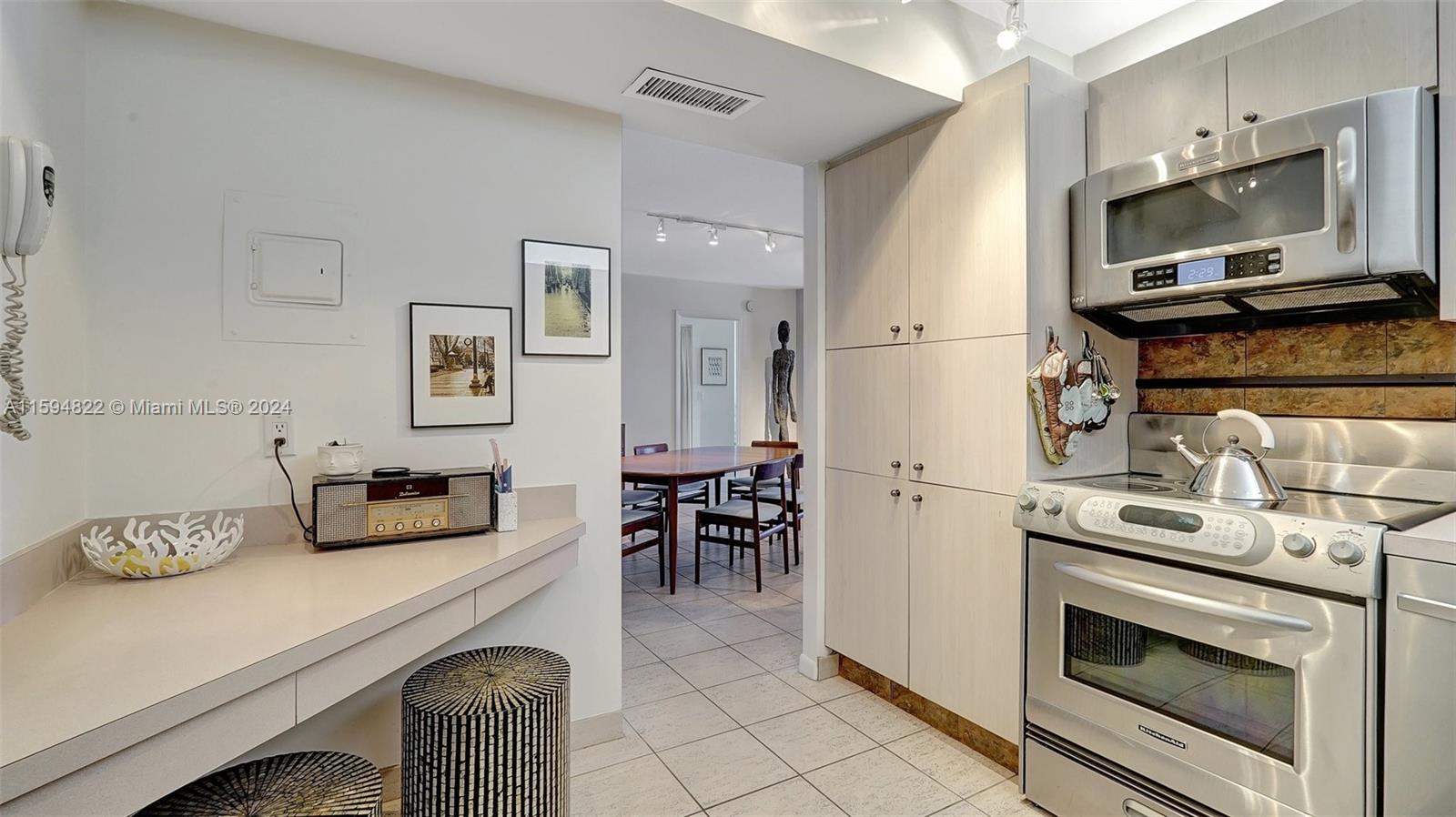 1500 S Ocean Dr 12h Property Photo 12