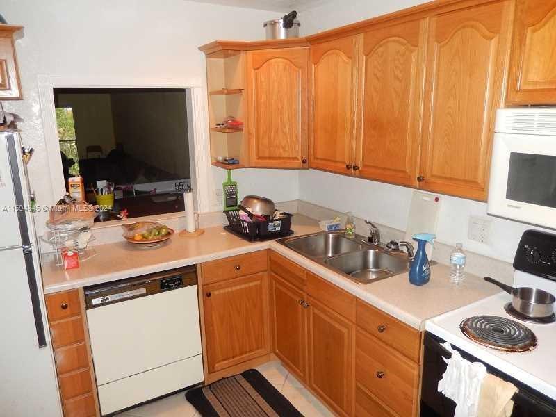 6001 N Falls Cir Dr 403 Property Photo 4