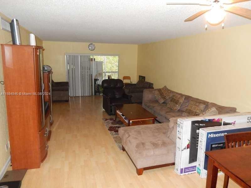6001 N Falls Cir Dr 403 Property Photo 6