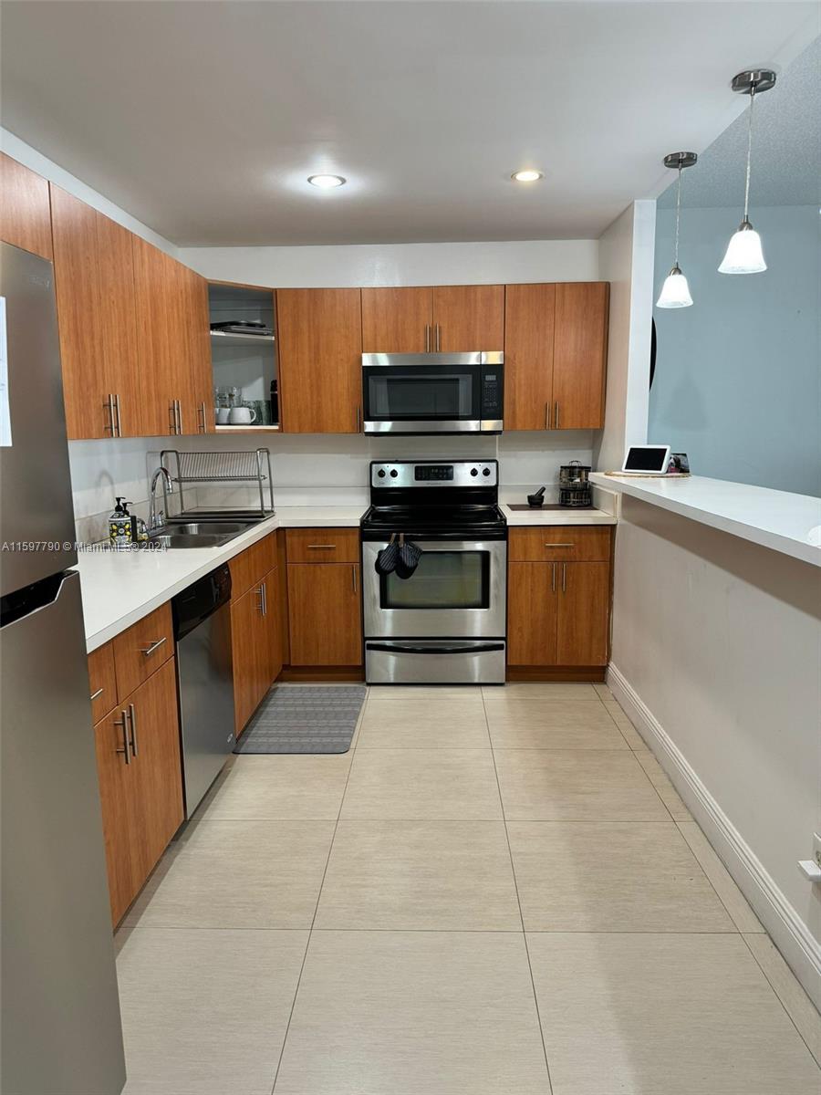 19370 Collins Ave 1117 Property Photo 3