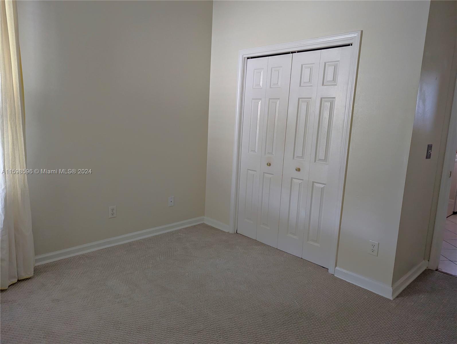 308 Silver Glen Property Photo 18