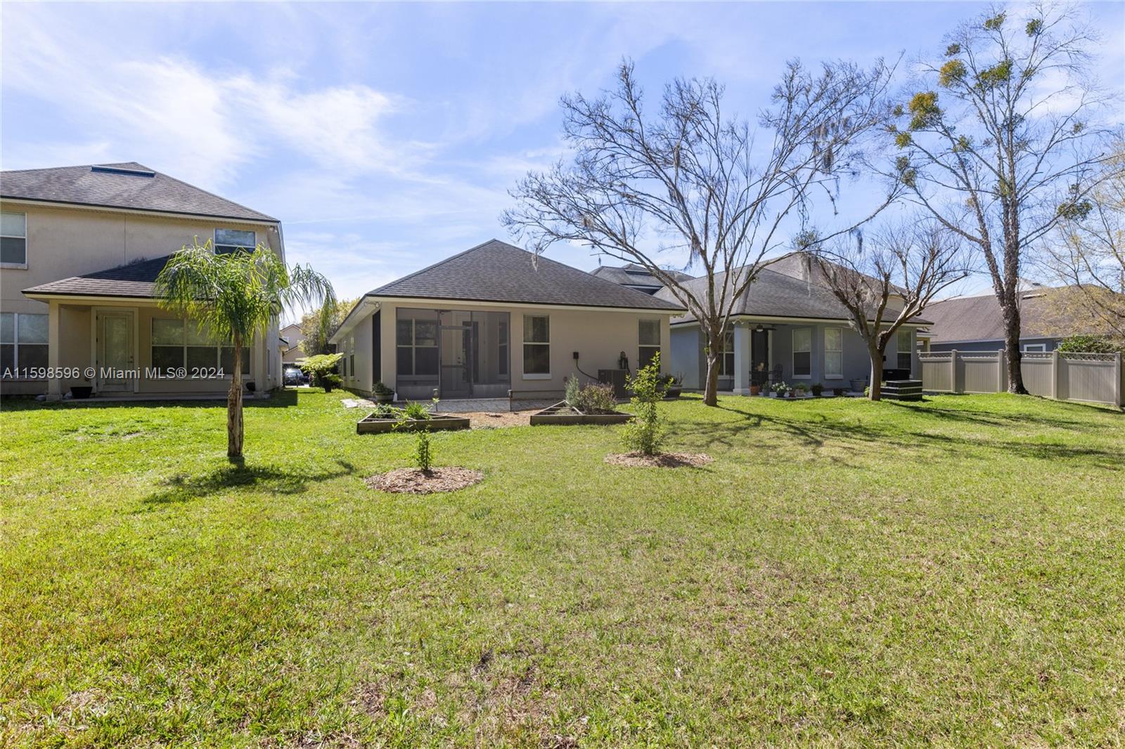 308 Silver Glen Property Photo 22