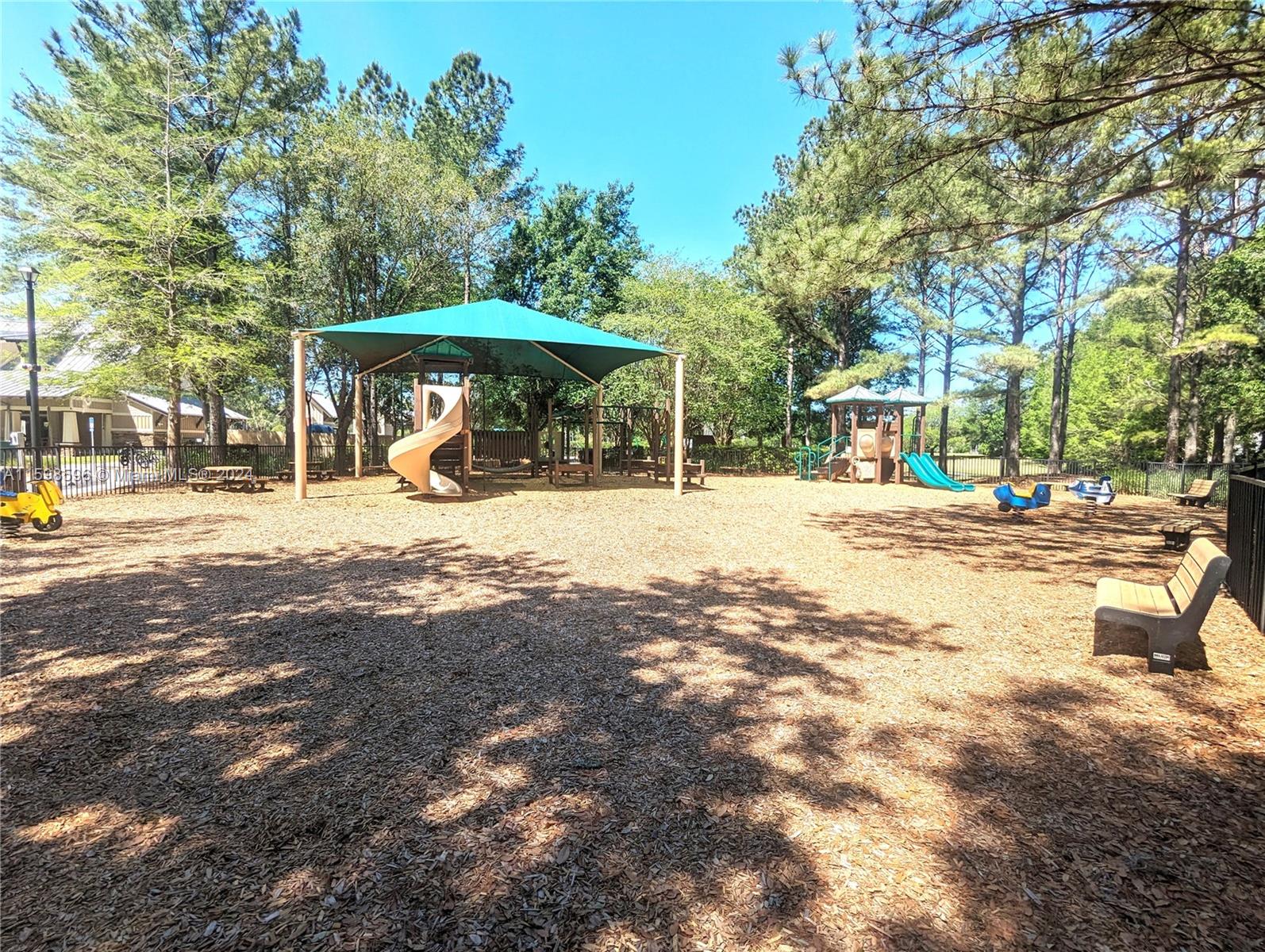 308 Silver Glen Property Photo 35