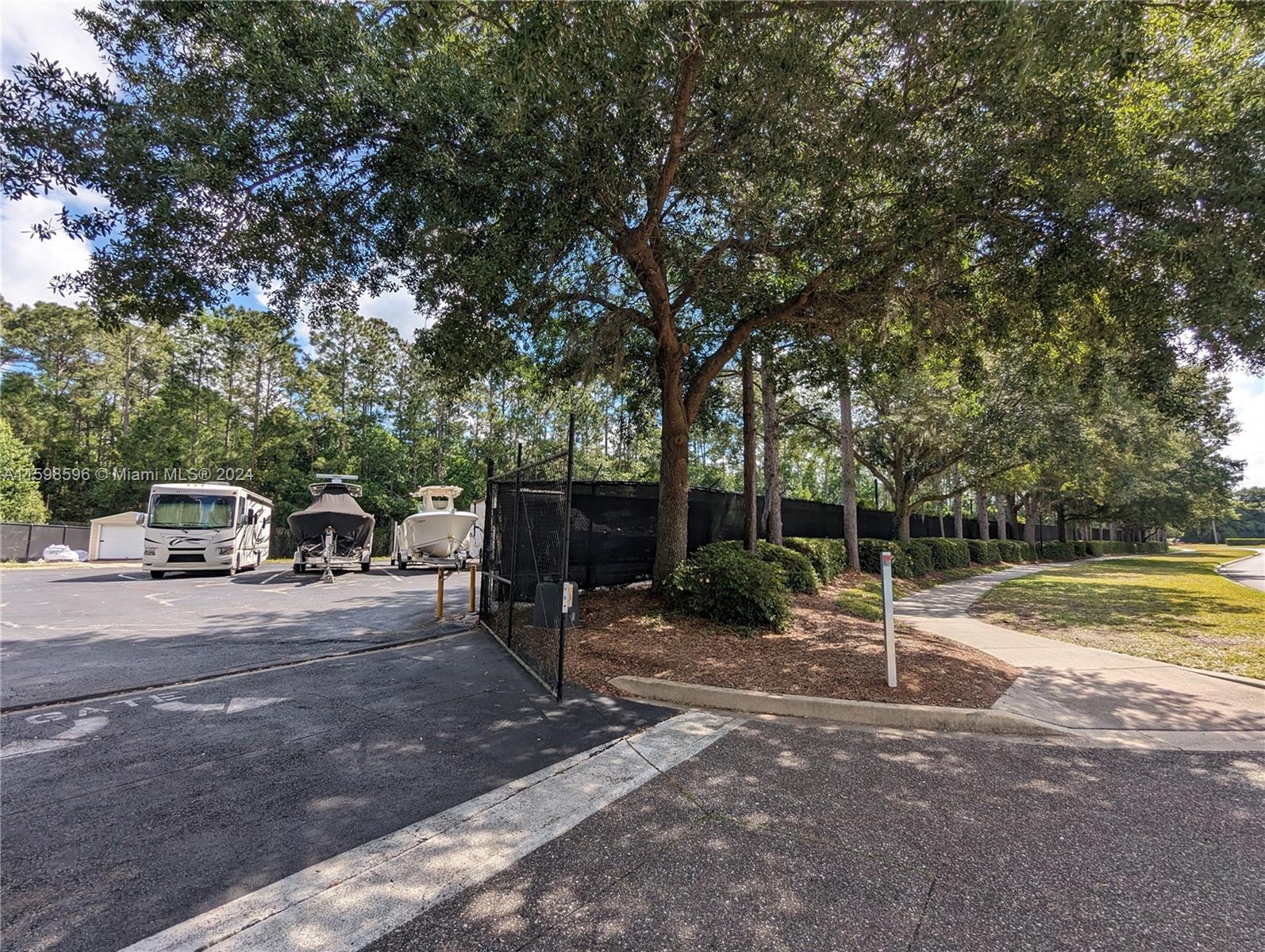 308 Silver Glen Property Photo 44