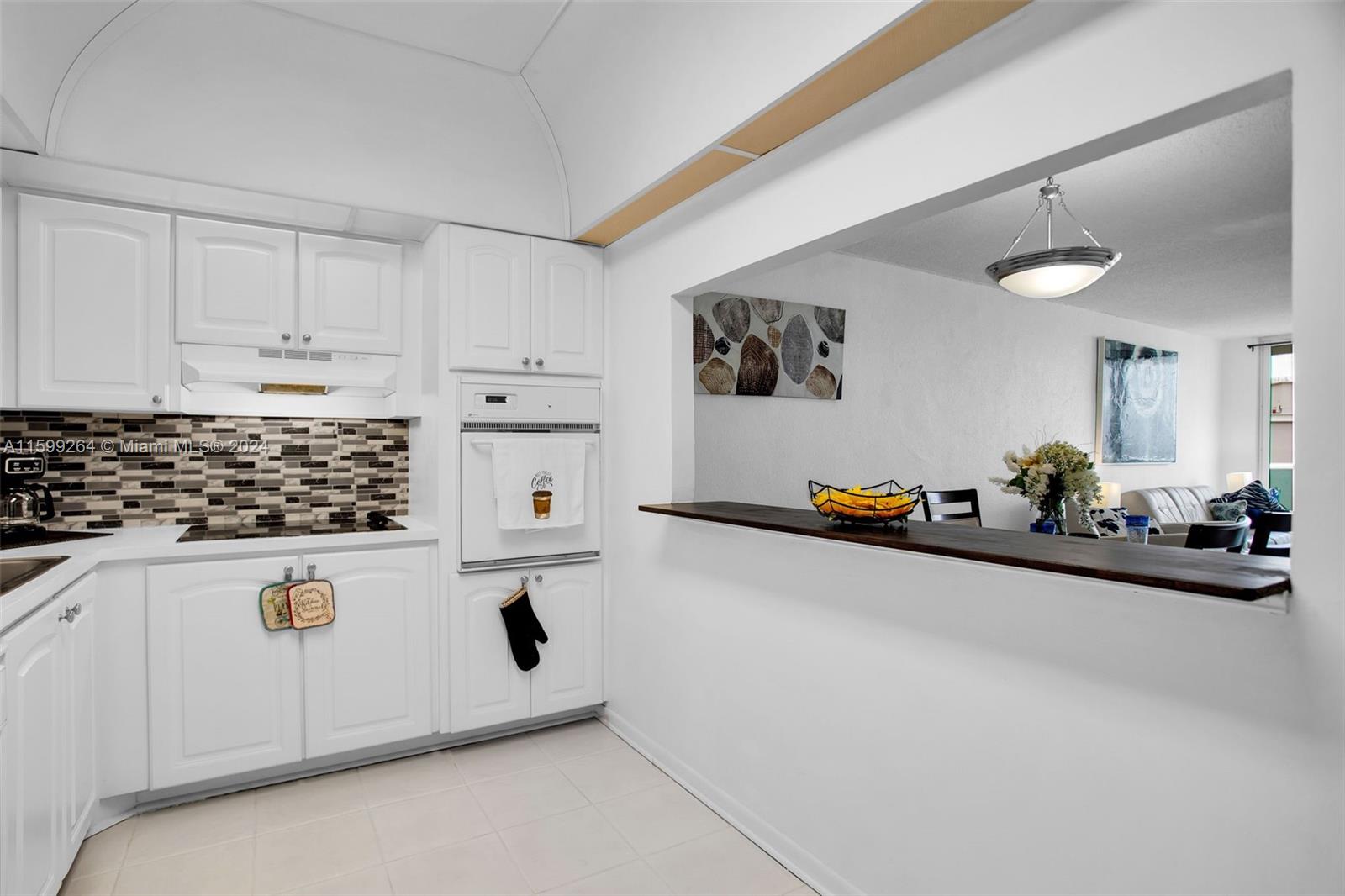19370 Collins Ave 1125 Property Photo 6