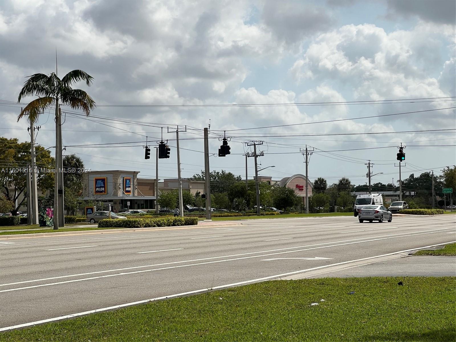 8340 W Oakland Park Blvd 8340 Property Photo 17