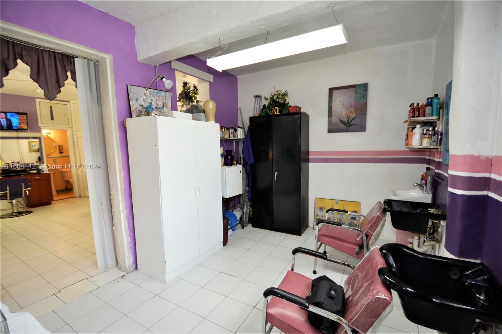 1079 Nw 54th St Property Photo 6