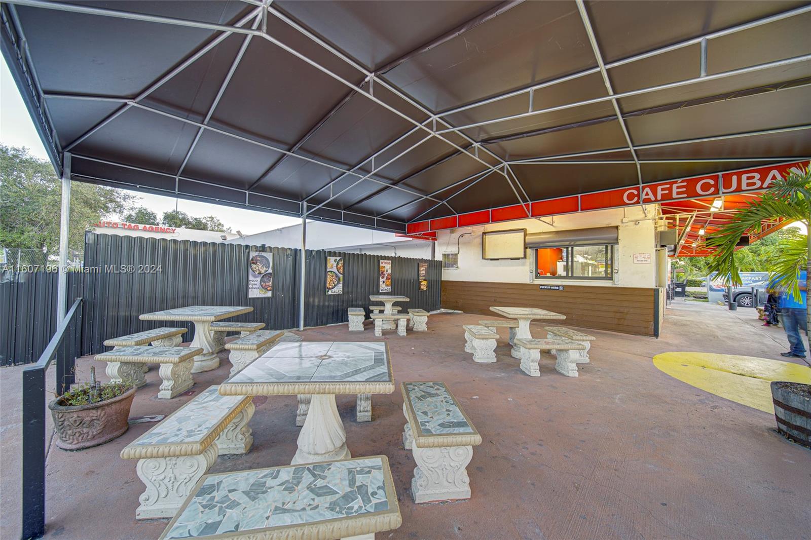 Restaurant With Real Estate Included For Sale In Miami Property Photo 28