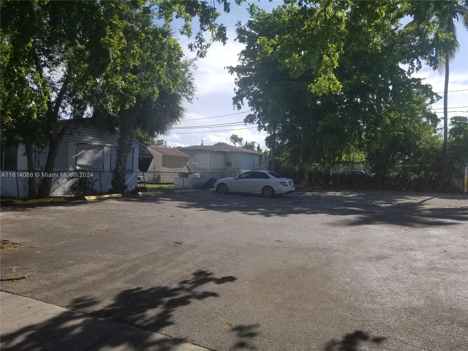 800 Nw 54th Street Property Photo 2