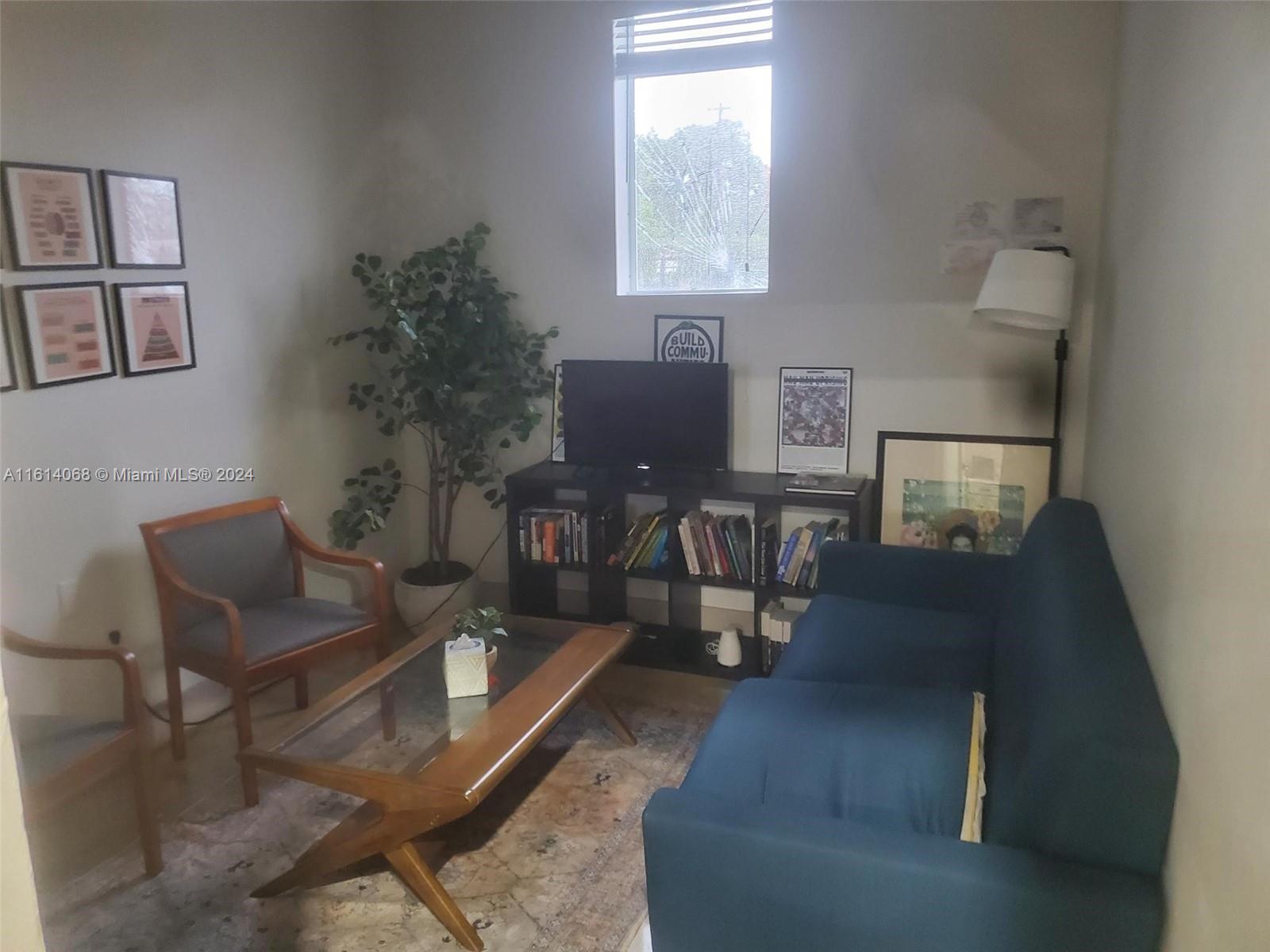 800 Nw 54th Street Property Photo 3