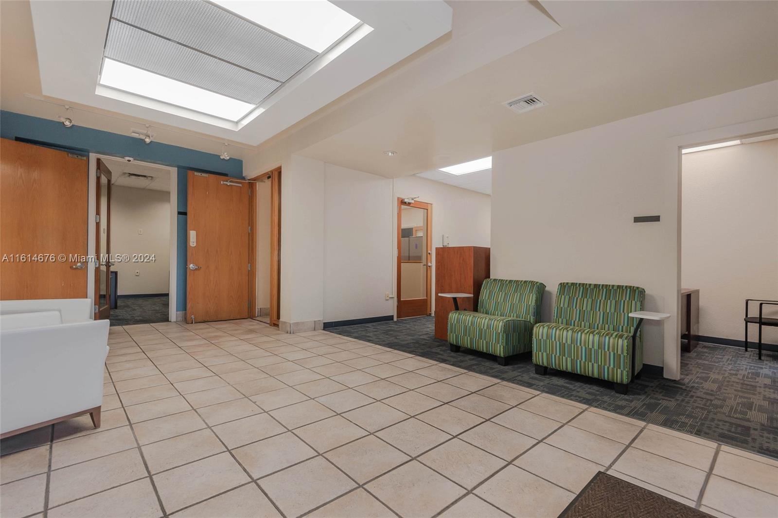 3000 N 28th Ter Property Photo 12