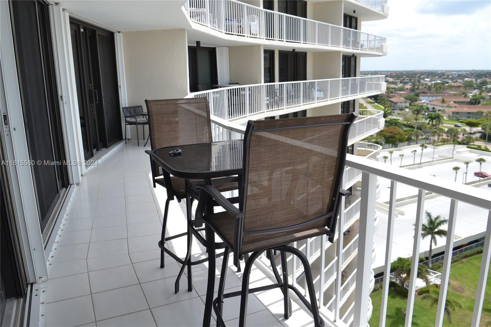 320 Seaview Court 2-1207 Property Photo 21