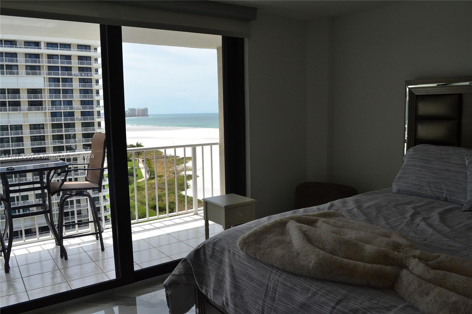 320 Seaview Court 2-1207 Property Photo 29