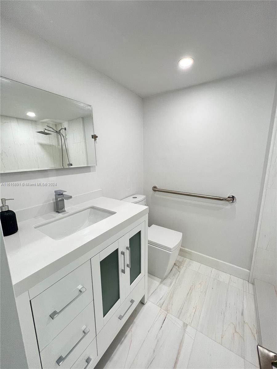 5700 Collins Ave 16b Property Photo 16