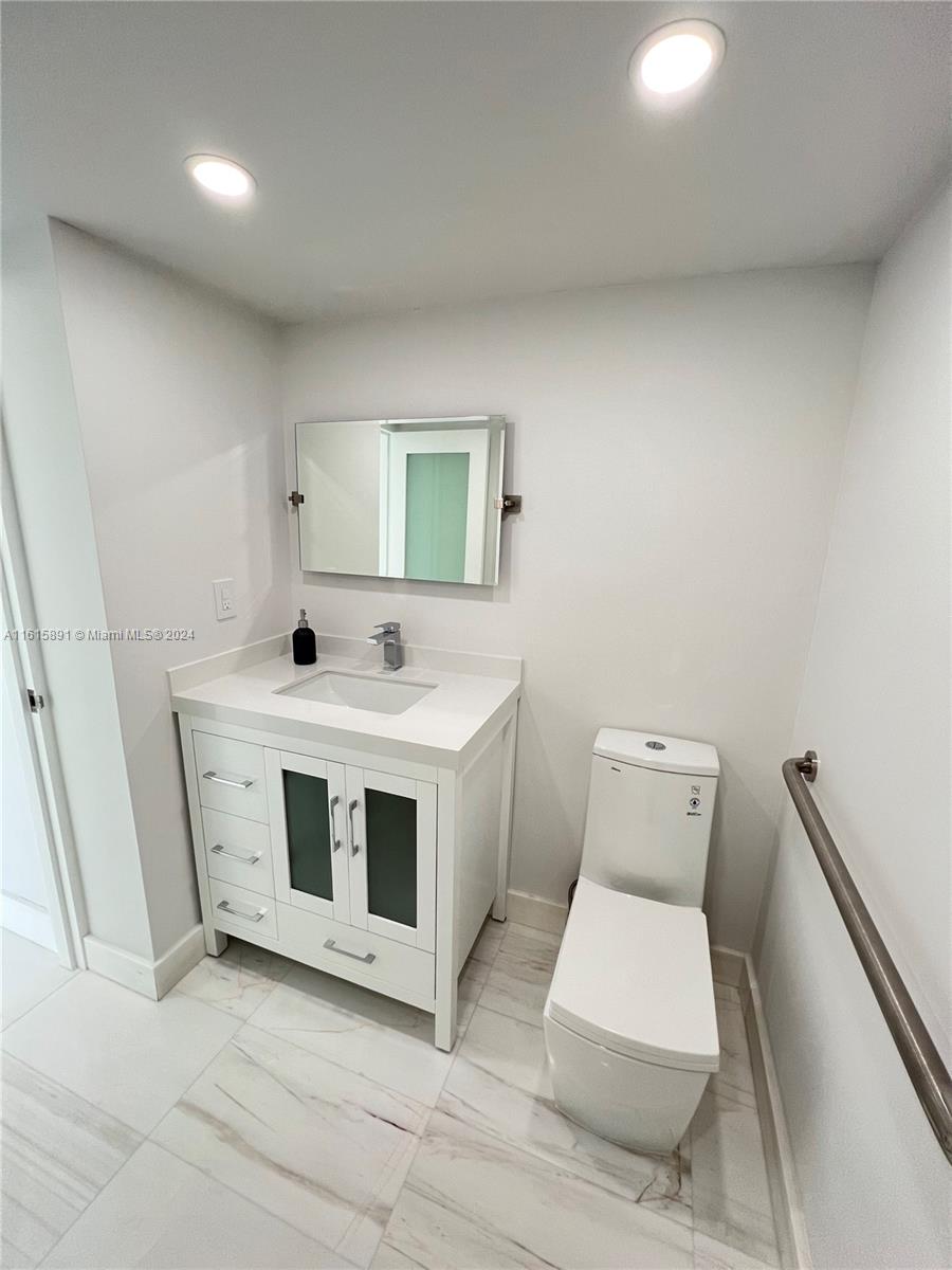 5700 Collins Ave 16b Property Photo 18