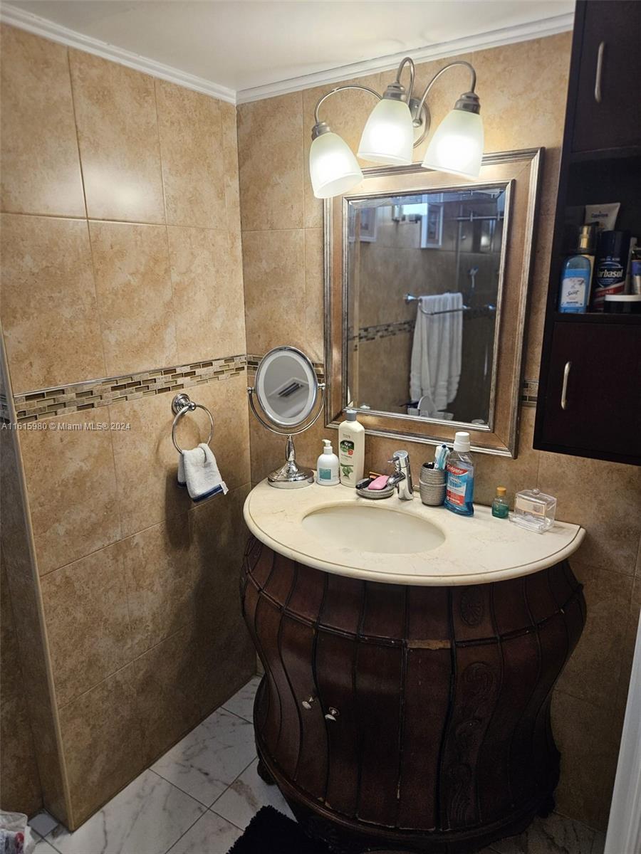 1201 Ne 191st St G111 Property Photo 9