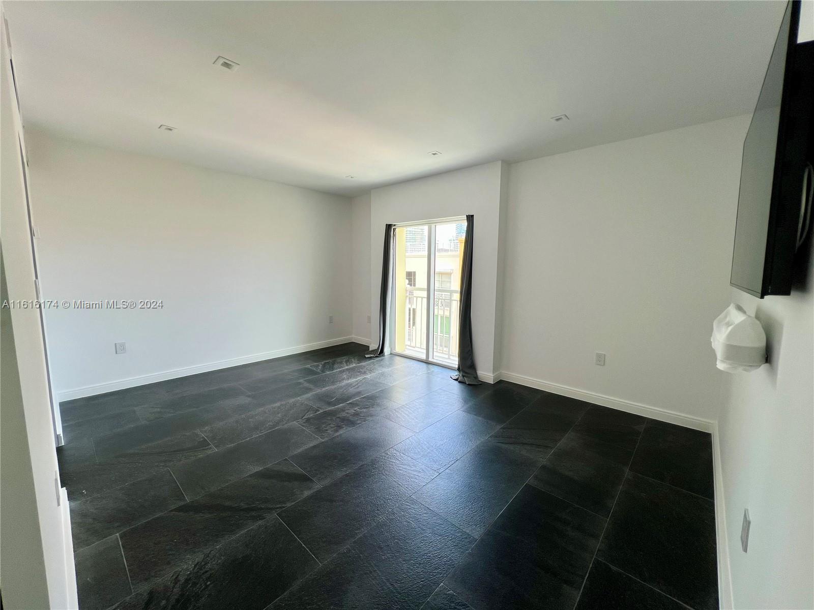 120 Jefferson Ave 12009 Property Photo 15