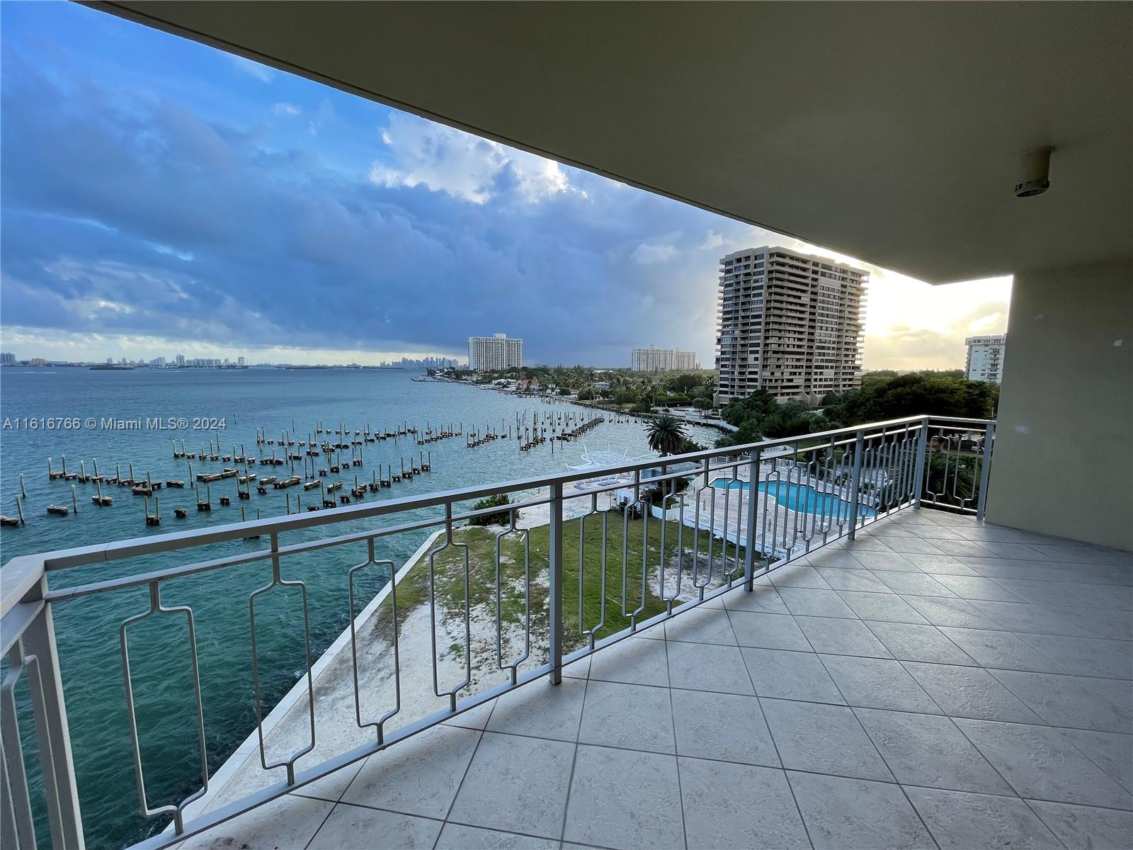 11111 Biscayne Blvd 7c/705 Property Photo 1