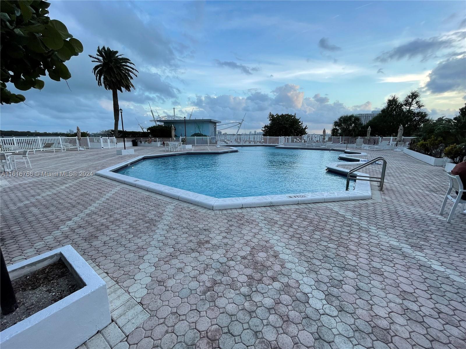 11111 Biscayne Blvd 7c/705 Property Photo 4