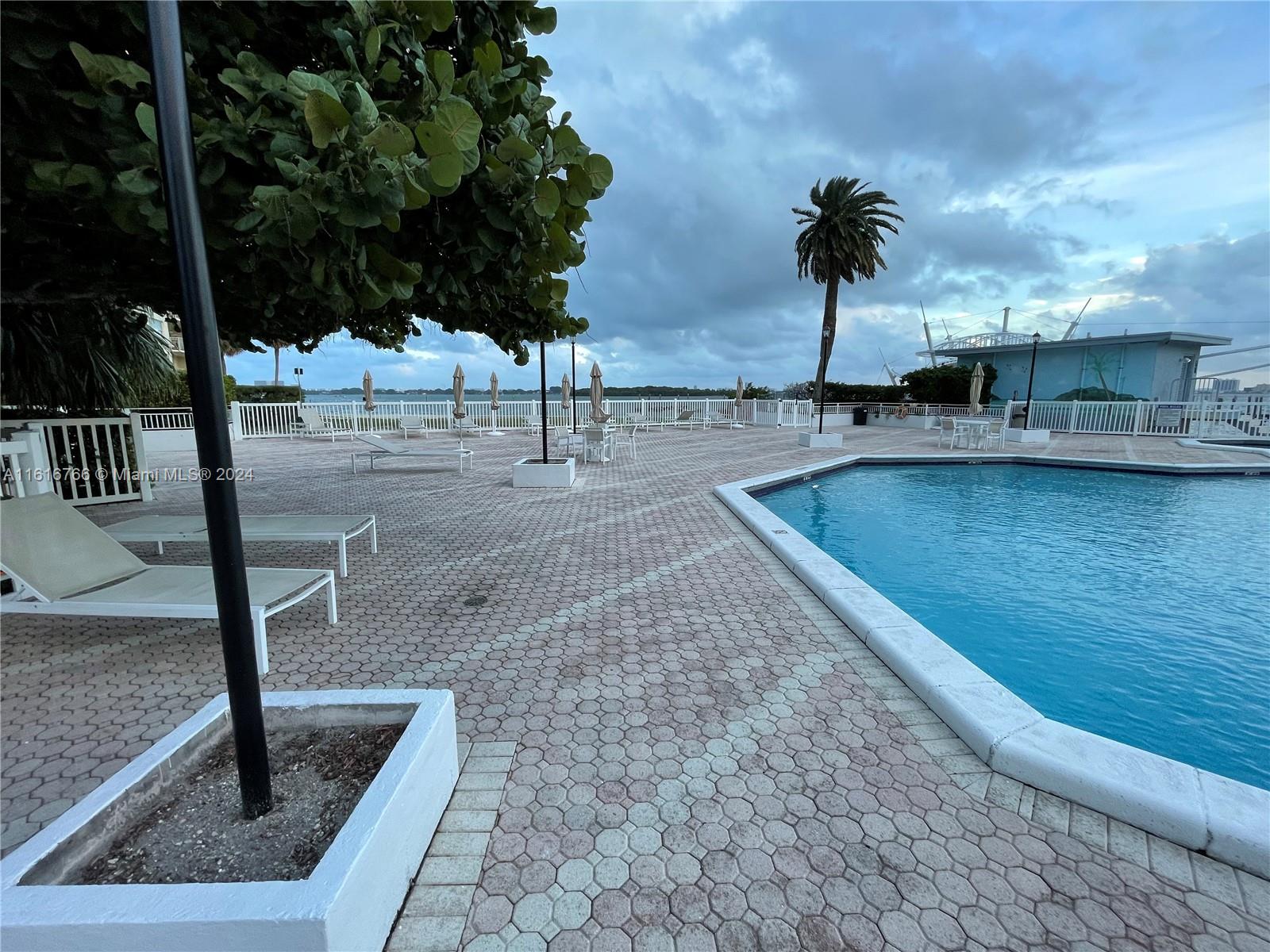 11111 Biscayne Blvd 7c/705 Property Photo 5