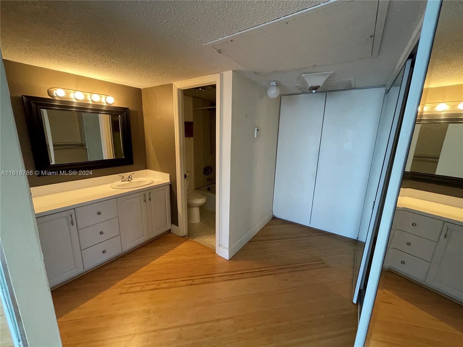 11111 Biscayne Blvd 7c/705 Property Photo 14