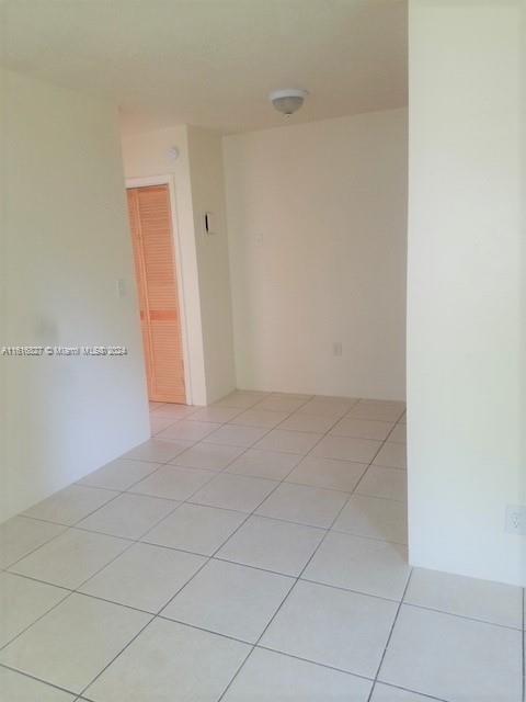 2230 Madison St 08 Property Photo 3