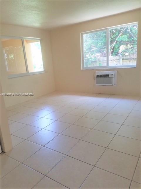 2230 Madison St 08 Property Photo 6