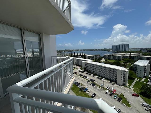 18011 Biscayne Blvd 1605 Property Photo 19