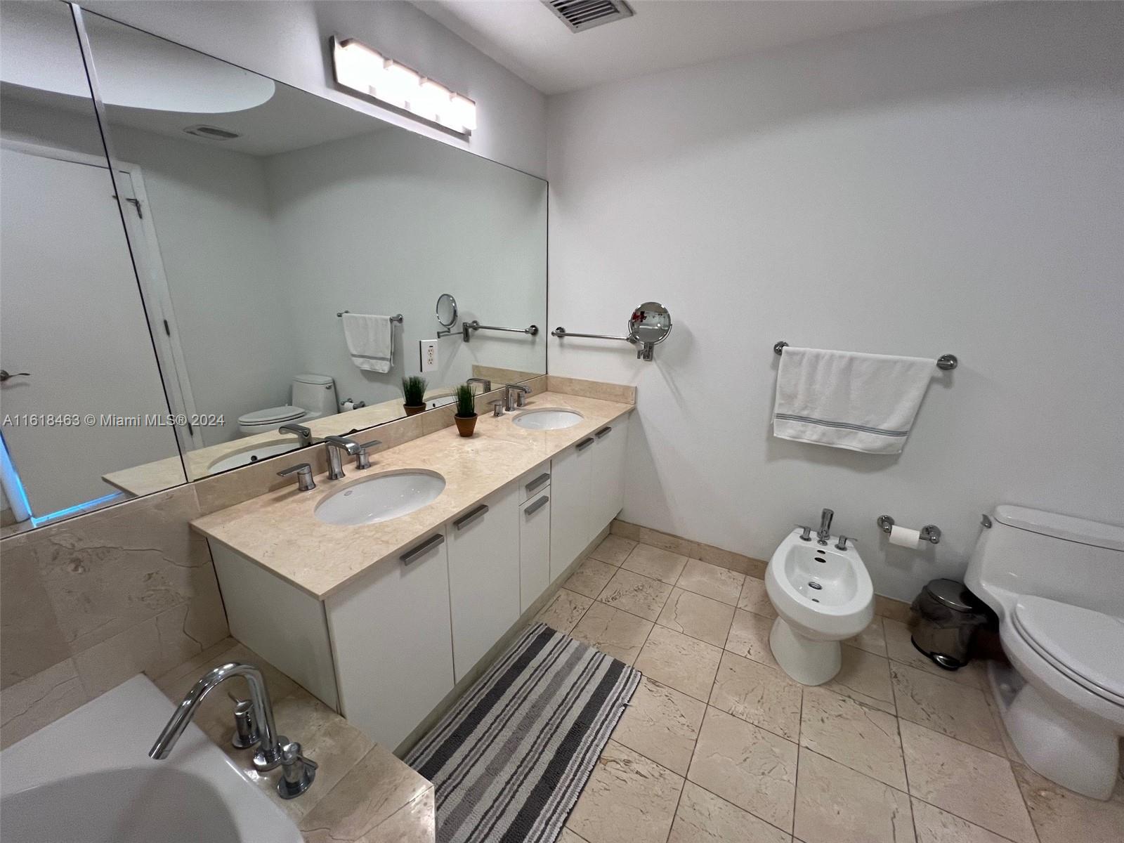 3131 Ne 188th St 1-609 Property Photo 23