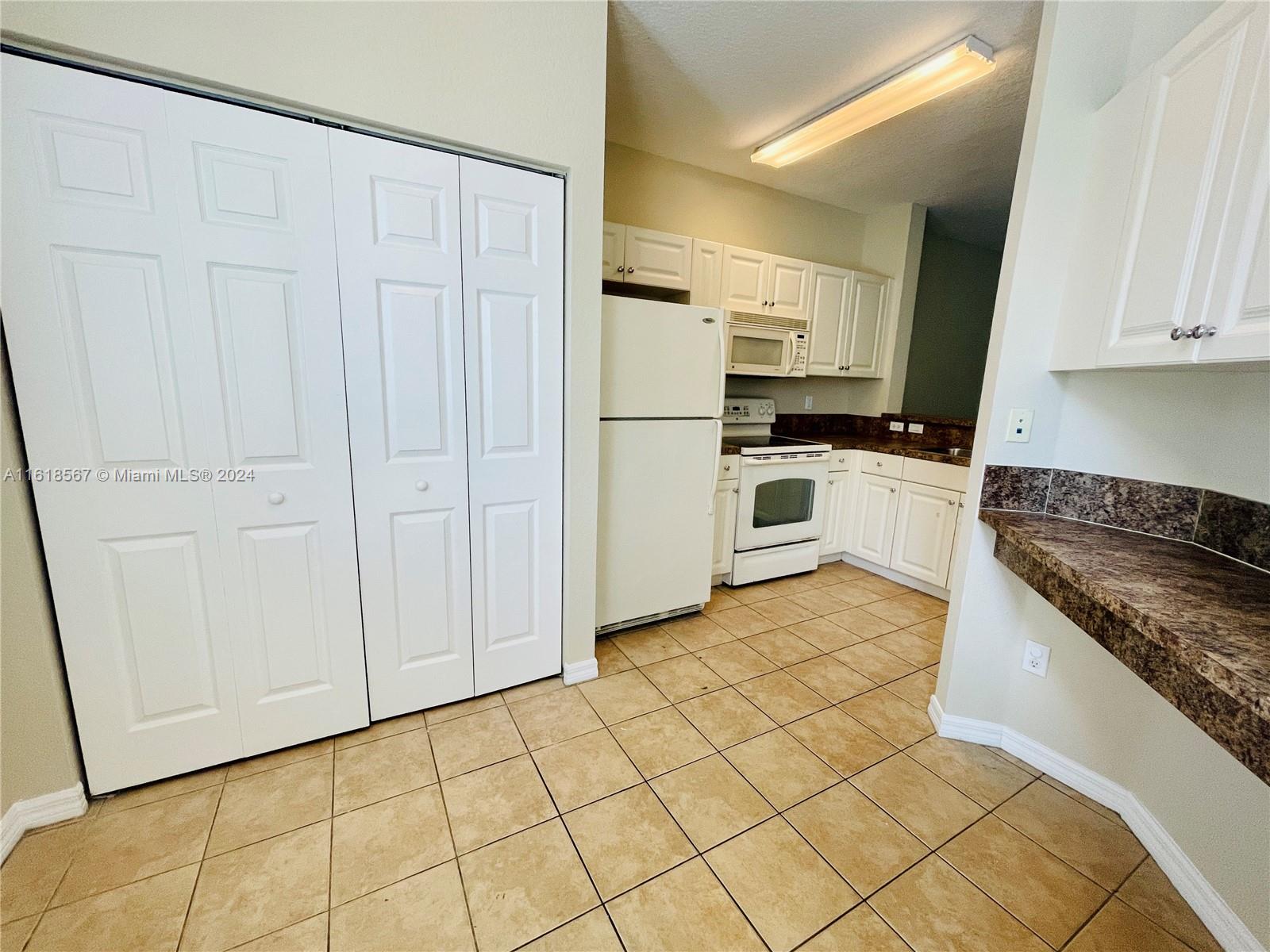 1904 Alamanda Way 1904 Property Photo 4