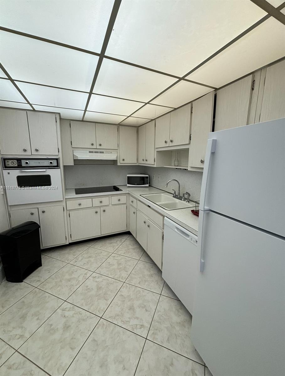 400 Kings Point Dr 309 Property Photo 12